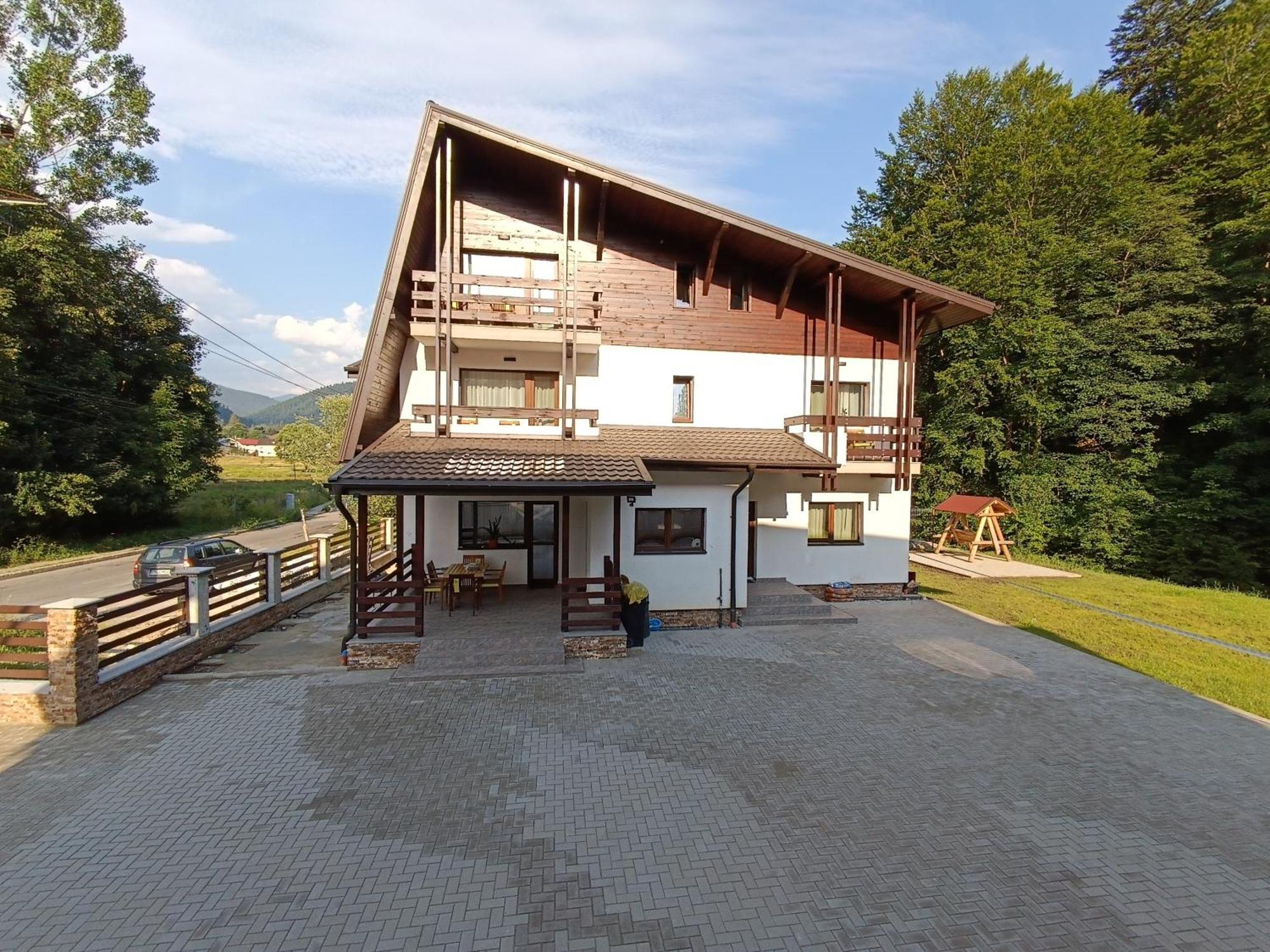Mountain Break Azuga Exterior photo